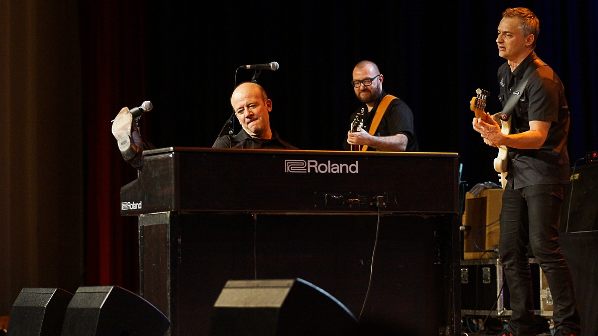 O Fotomagazin / Andy Lee Lang in der Krnberghalle Leonding - 2014